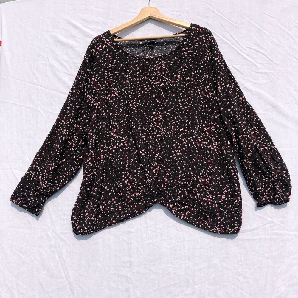 Torrid Black w Pink Hearts Top Blouse Size 5 Rayon